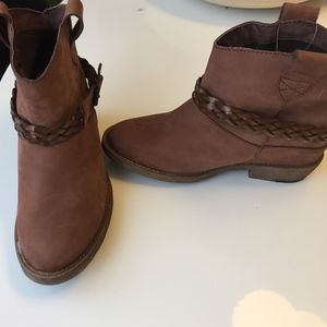 Coolway Caliope Bootie (Hidden Wedge)